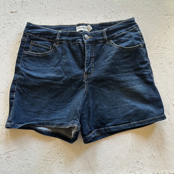 Dakota Blue Jean shorts Size 12 - Picture 13 of 13